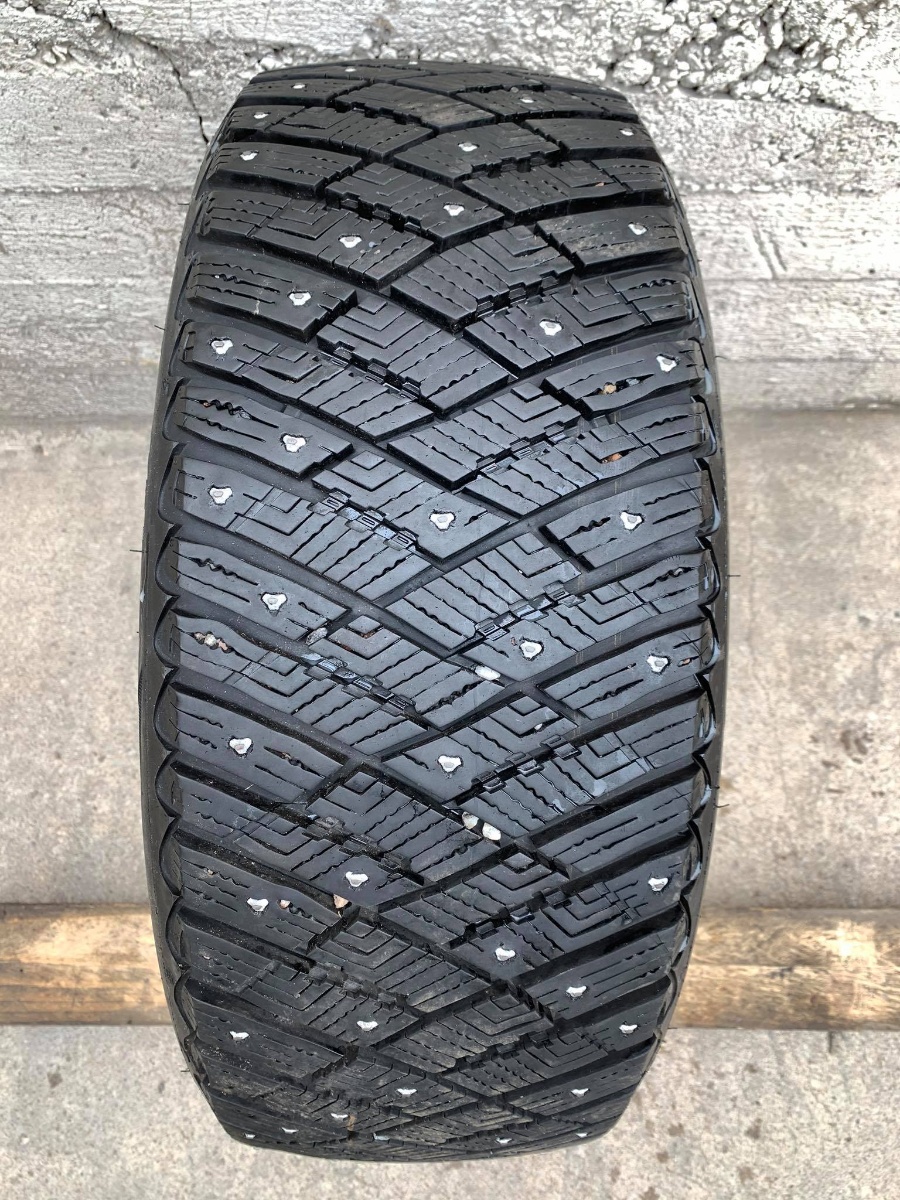 naastrehv Goodyear Ultra Grip Ice Arctic